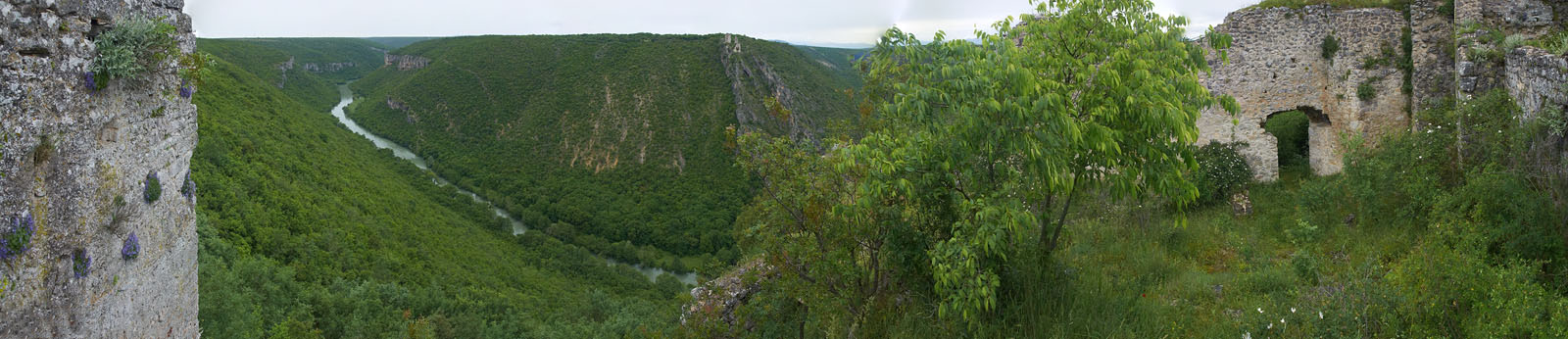TROSENJ I NECVEN GRAD3 PANORAMA